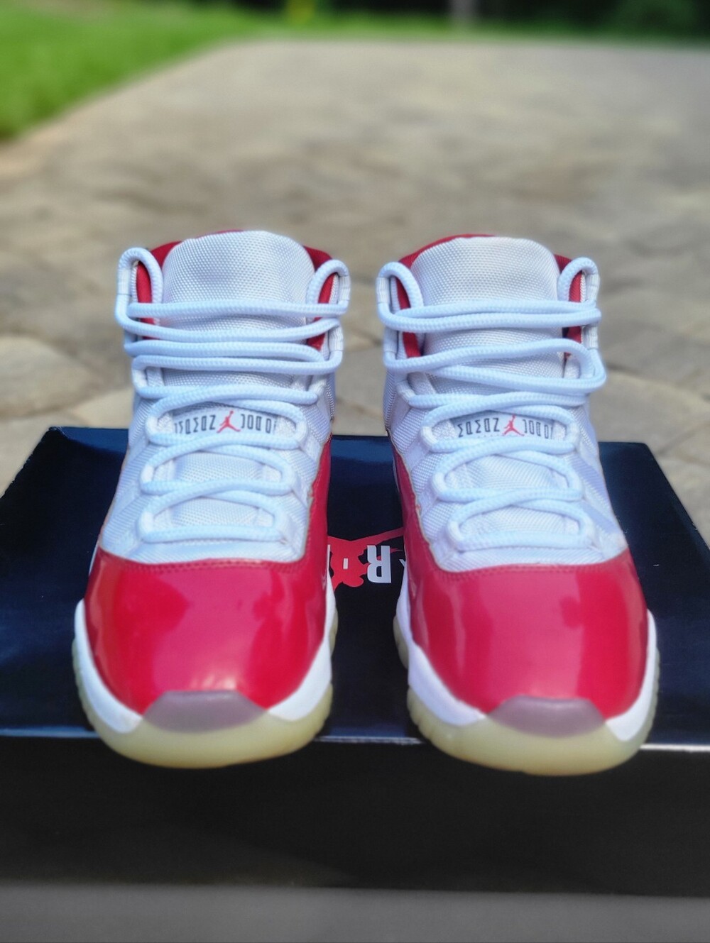 Jirdan 11 Retro 'Cherry" - Picture 3 of 10